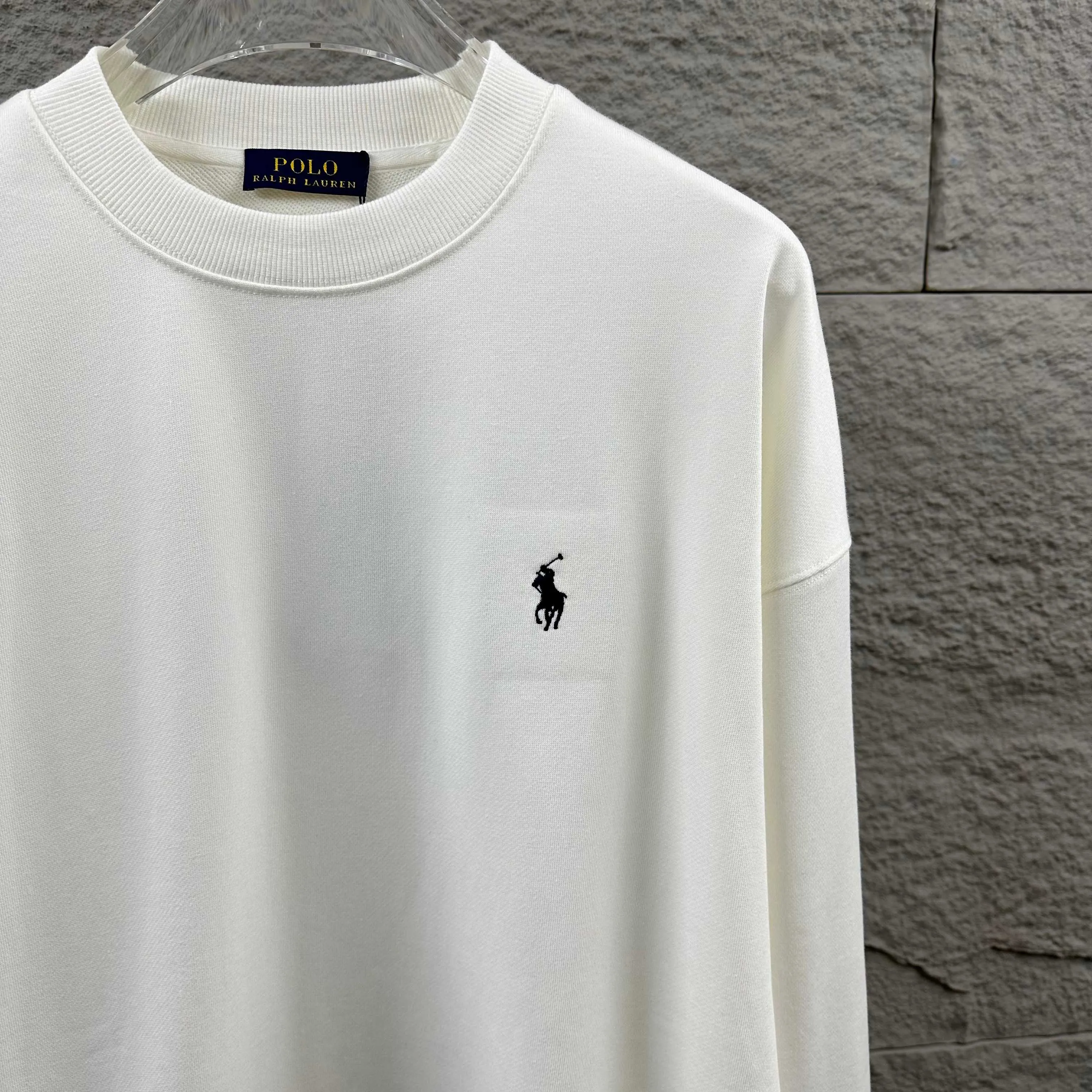 P210 Polo* Ralph Lauren 2025 Autumn and Winter new round neck sweatshirt Classic simple embroidery Customized terry fabric Long sleeves Unisex Color: Black White Size: S (90-130 pounds) M (120-150 pounds) L (140-165 pounds) XL (160-180 pounds) XXL (180-210 pounds)